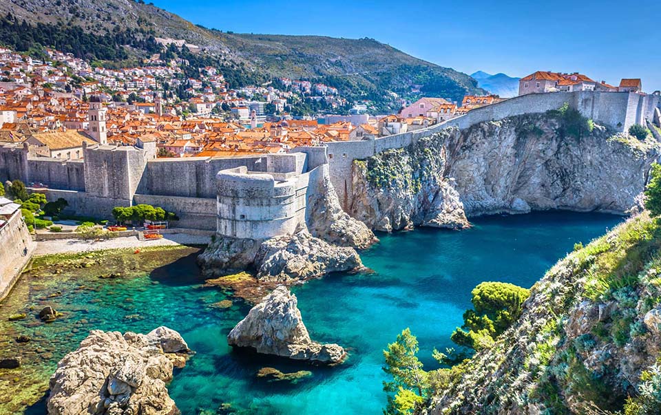 Navigating the Skies: Insider Tips for Booking Flights to Croatia