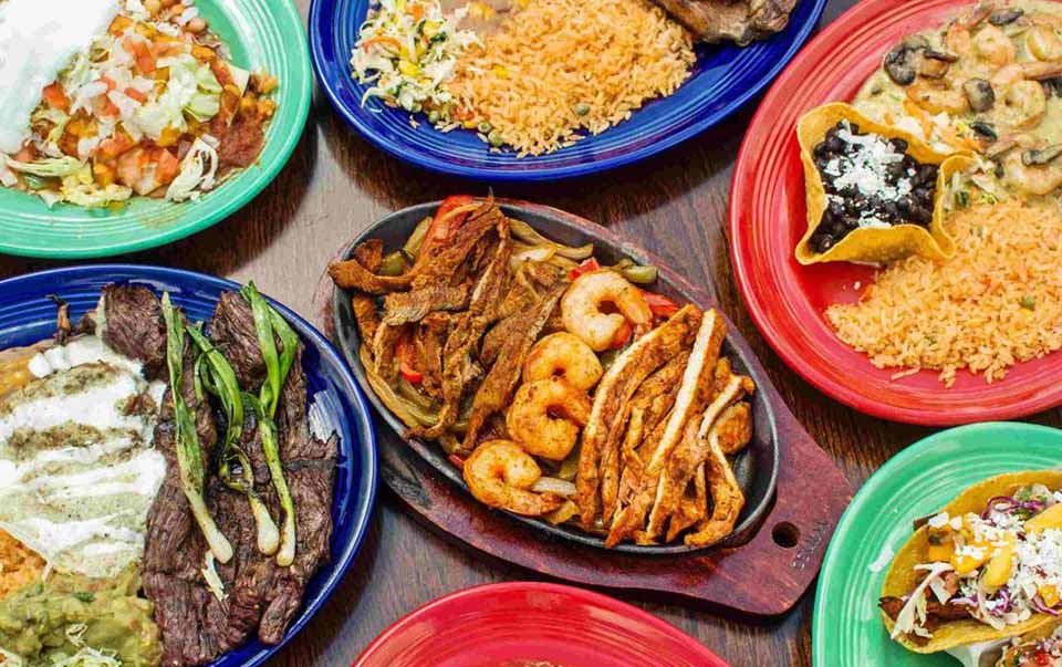 Exploring Chicago’s Culinary Mosaic: Local Food Discoveries and Dining Tips